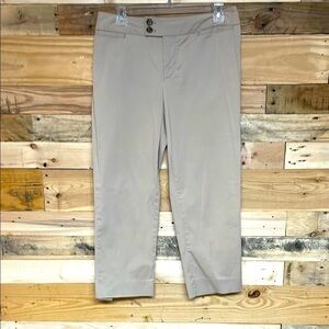 GAP size 6 Tan Chinos Curvy Classic Straight Leg Lightweight Pants with Pockets